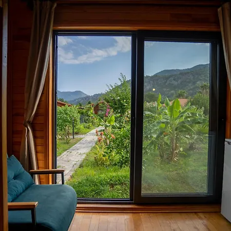 לינה וארוחת בוקר Lemon Garden